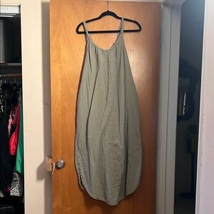 Old Navy Taupe/Gray Maxi Dress